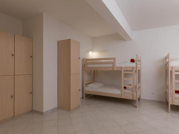Hostel Free Bird : photo 4 de la chambre lit dans dortoir mixte de 10 lits