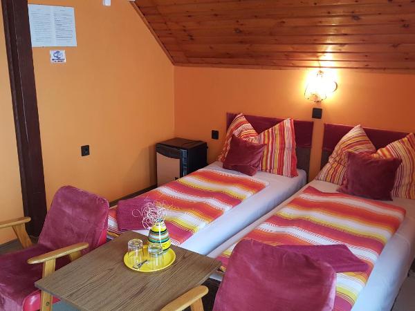 Rózsa Panzió : photo 1 de la chambre chambre double ou lits jumeaux standard