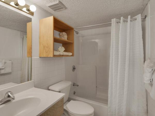 Ramada by Wyndham Panama City Beach / Beachfront : photo 1 de la chambre chambre avec 2 lits doubles - vue sur plage - non-fumeurs