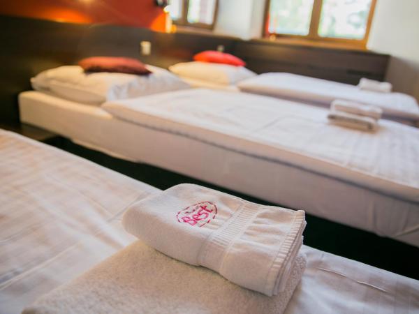 Hotel Best : photo 1 de la chambre chambre triple standard