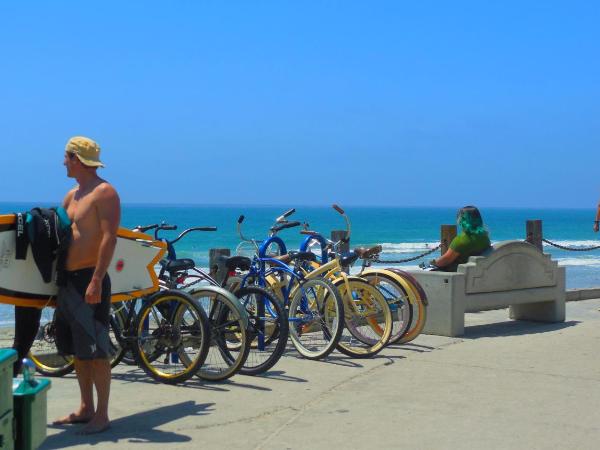 California Dreams Hostel - Pacific Beach : photo 1 de la chambre lit dans dortoir mixte de 10 lits