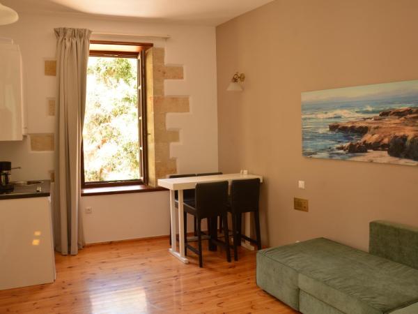 Erietta Suites : photo 3 de la chambre deluxe suite with old town view