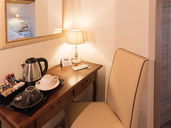 Relais Dei Mandorli : photo 4 de la chambre chambre double avec salle de bains privative