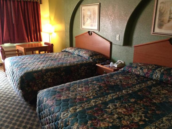 Budget Inn San Antonio Downtown I-10 East : photo 4 de la chambre chambre double avec 2 lits doubles