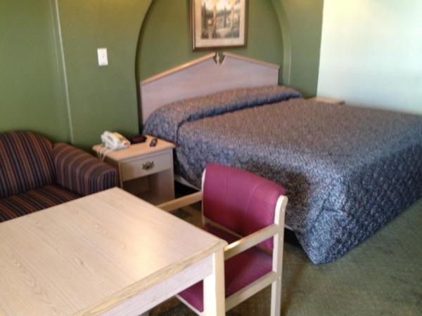 Budget Inn San Antonio Downtown I-10 East : photo 5 de la chambre chambre lit king-size