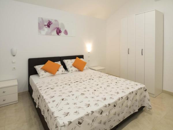 Pansion Makina : photo 4 de la chambre chambre lits jumeaux