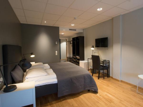 Spoton Hotel : photo 3 de la chambre chambre double de luxe avec canapé-lit