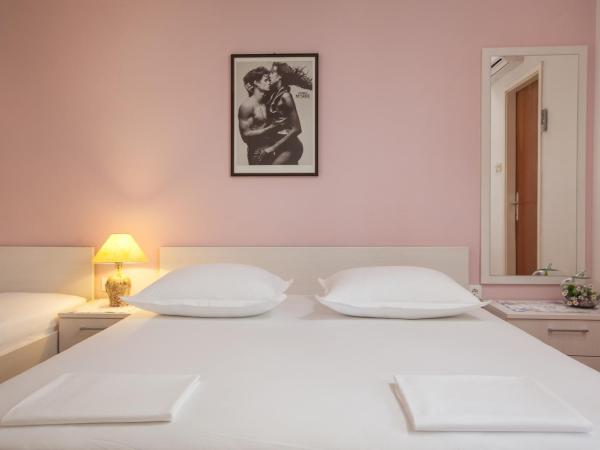 Guest House Damir : photo 6 de la chambre grande chambre double 