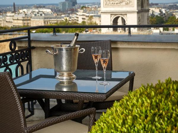 Hôtel Raphael : photo 4 de la chambre suite parisienne terrasse tour eiffel & arc de triomphe