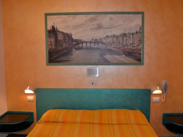 Hotel Marselli : photo 3 de la chambre chambre double ou lits jumeaux avec balcon