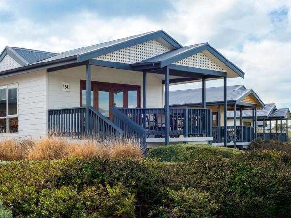The Retreat West Beach Parks : photo 1 de la chambre bungalow avec baignoire spa