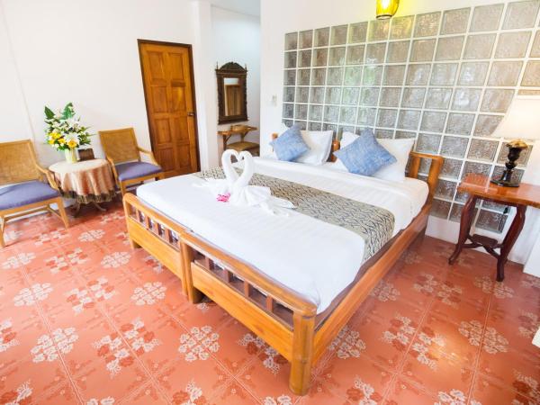 Pongphen Guesthouse - SHA Plus Certified : photo 5 de la chambre studio - vue sur rivière