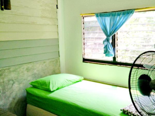 Tuk Tuk Guesthouse : photo 4 de la chambre lit simple en dortoir