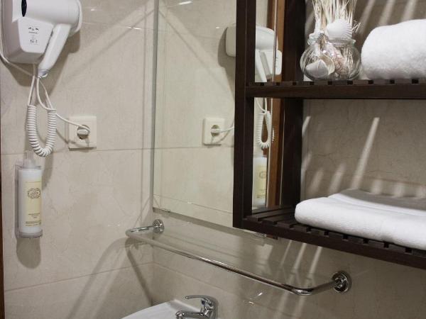 Nations Porto - Studios & Suites : photo 8 de la chambre studio avec balcon