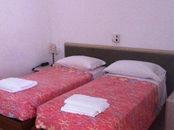 Hotel Gambara : photo 1 de la chambre chambre lits jumeaux