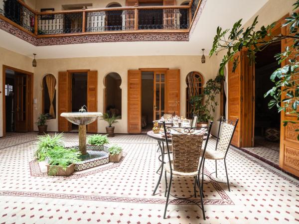 Riad Dar Saidi : photo 1 de la chambre chambre double avec salle de bains privative