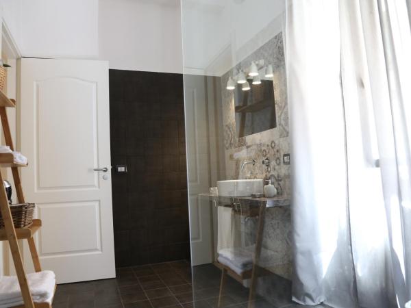 Dimi House : photo 7 de la chambre chambre double avec balcon