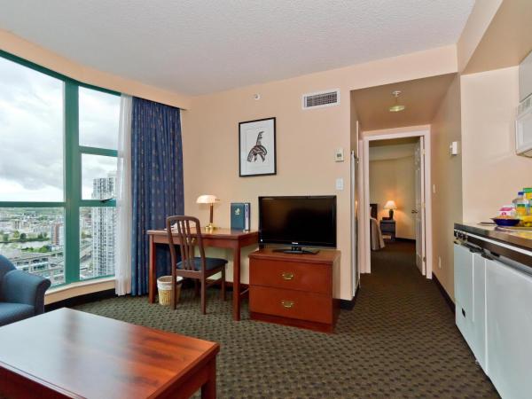 Rosedale on Robson Suite Hotel : photo 4 de la chambre suite lit queen-size deluxe