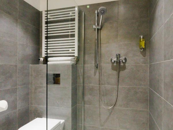 Lwowska 1 : photo 7 de la chambre chambre supérieure lit queen-size