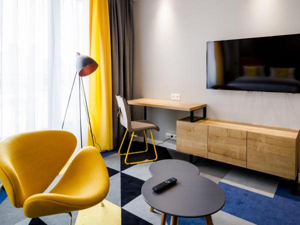 Lwowska 1 : photo 2 de la chambre chambre supérieure lit queen-size