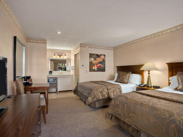 Days Inn by Wyndham San Diego Hotel Circle : photo 3 de la chambre chambre avec 2 grands lits queen-size
