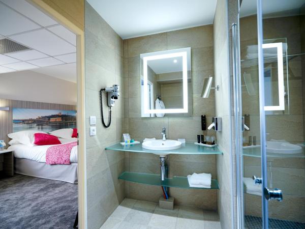 Hôtel Saphir Lyon : photo 7 de la chambre suite junior lit king-size avec canapé-lit