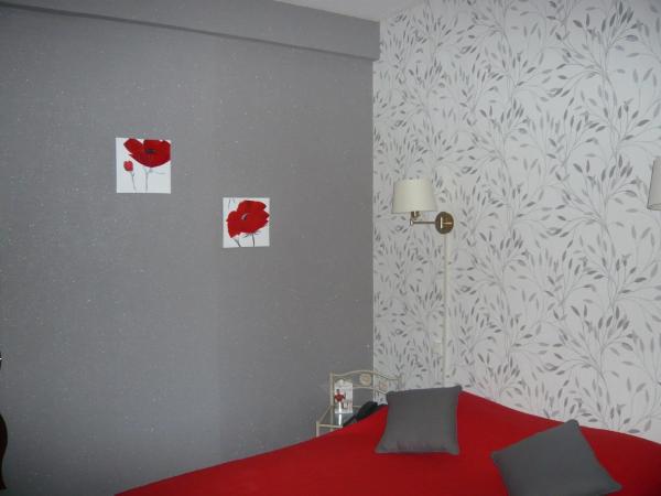 Hôtel - Restaurant Saint Jacques : photo 9 de la chambre chambre quadruple