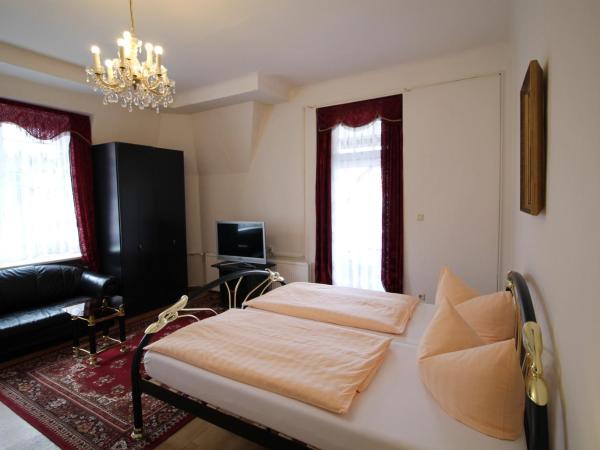 Hotel Zu den Linden : photo 8 de la chambre chambre double