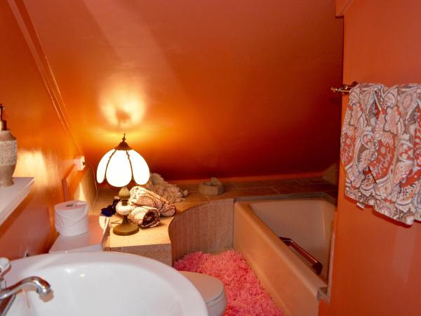 Manoa Valley Inn : photo 3 de la chambre chambre double avec lit d'appoint