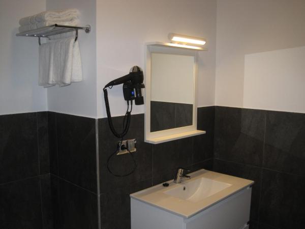 Suites Coruña : photo 5 de la chambre chambre triple