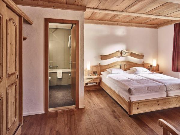 Hotel Schönegg : photo 4 de la chambre chambre double supérieure avec balcon - vue sur montagne