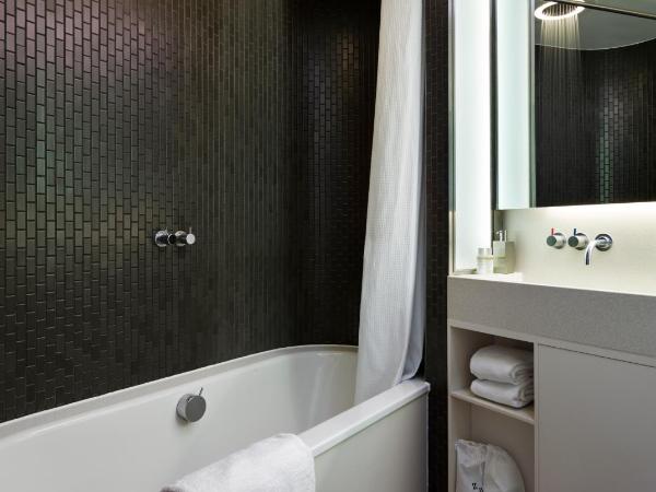 Marrable's Farringdon Hotel : photo 3 de la chambre hébergement lit queen-size au dernier Étage