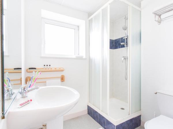 Hôtel Les Gens De Mer Lorient by Popinns : photo 3 de la chambre chambre triple classique