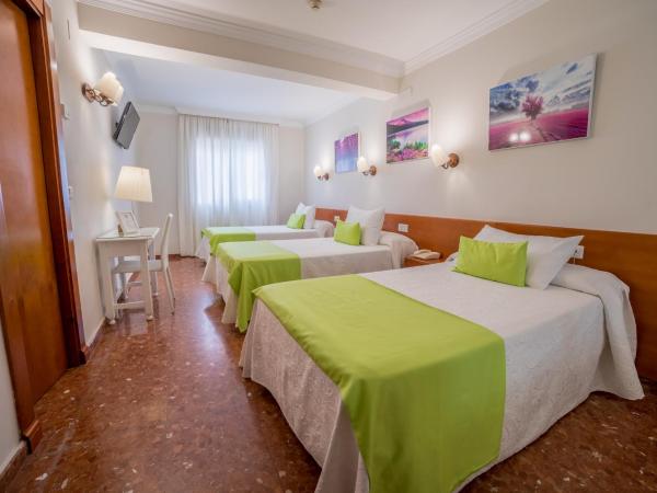 Hotel Romerito : photo 7 de la chambre chambre triple