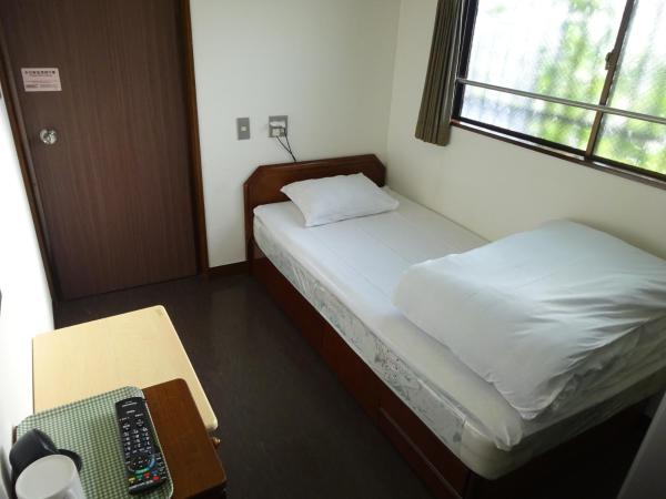 Economy Hotel Hoteiya : photo 5 de la chambre grande chambre simple