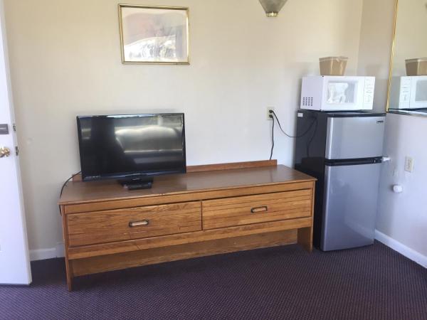 Marco Polo Motel : photo 1 de la chambre chambre classique avec 3 lits