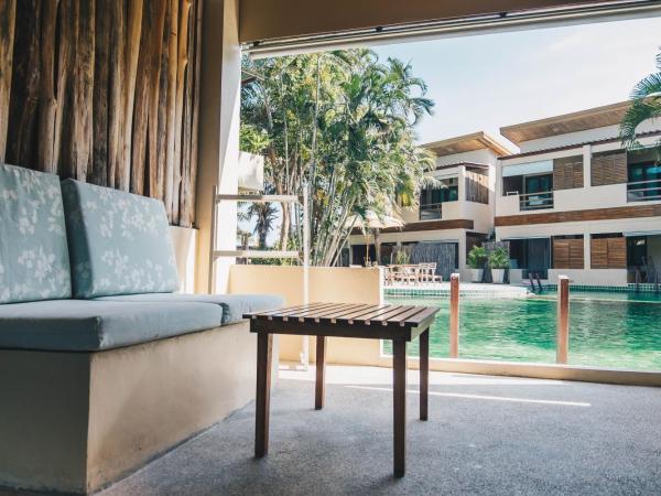 The Hideaway Resort : photo 8 de la chambre chambre double avec accès piscine