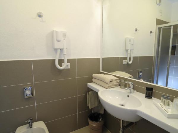 Hotel Ambrosio La Corte : photo 4 de la chambre chambre double supérieure