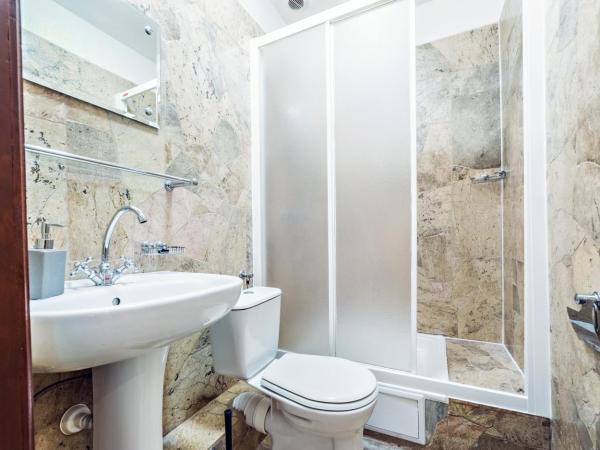 Apartamenty EverySky - Willa Grota : photo 3 de la chambre chambre triple confort avec douche