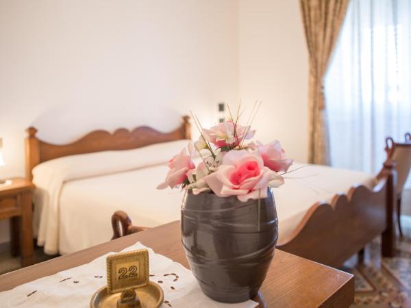 Hotel AeR BJ Vittoria : photo 1 de la chambre chambre double avec balcon - vue sur mer