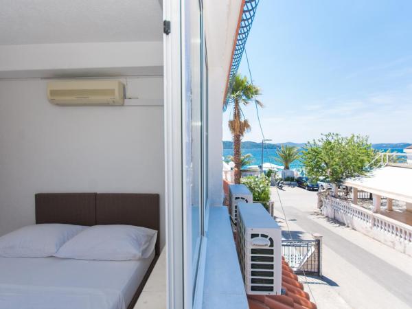 Villa Okruk-10 meters away from the beach : photo 9 de la chambre chambre double Économique