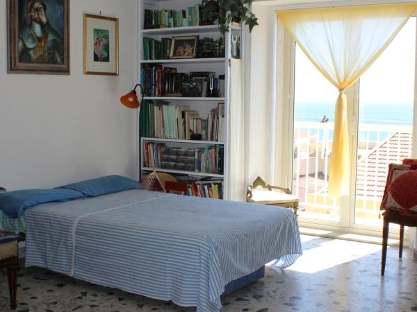 B&B El Sol : photo 9 de la chambre chambre double avec balcon - vue sur mer