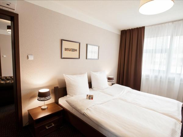 Hotel Diament Spodek : photo 2 de la chambre suite