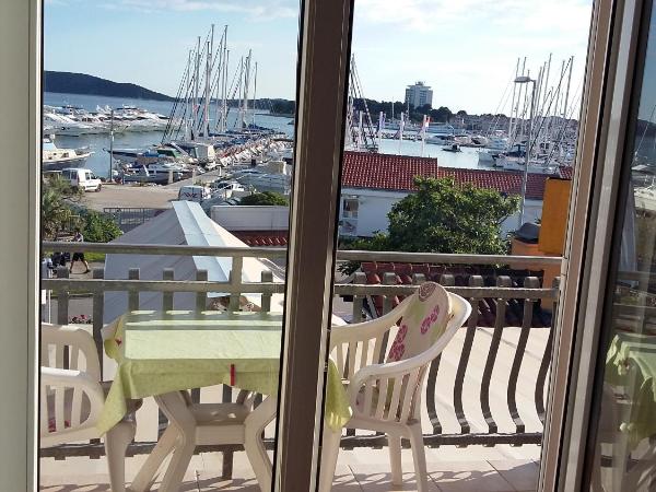 Apartments & Room Marina View : photo 1 de la chambre chambre double avec balcon - vue sur mer
