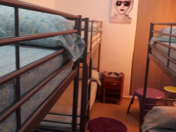 Hostal Mayor : photo 1 de la chambre dortoir pour femmes de 6 lits
