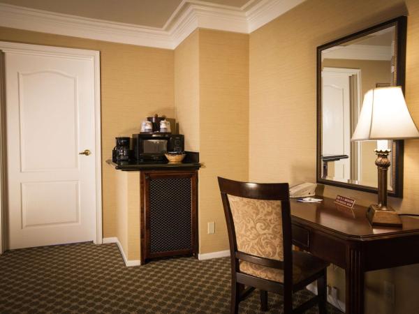 Best Western Plus Sunset Plaza Hotel : photo 9 de la chambre suite avec 2 lits queen-size et balcon - non-fumeurs