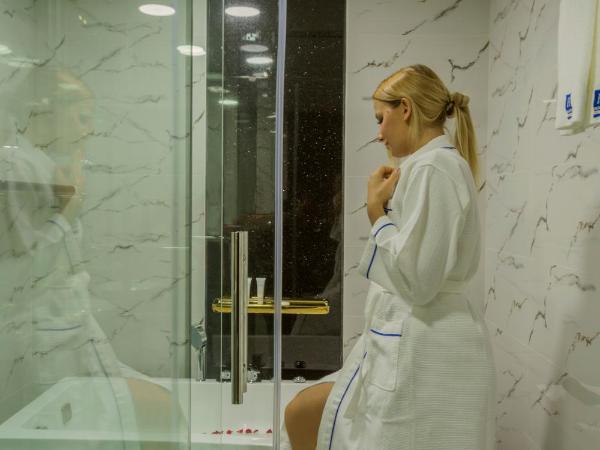 Golden Tulip Headington : photo 6 de la chambre suite headington