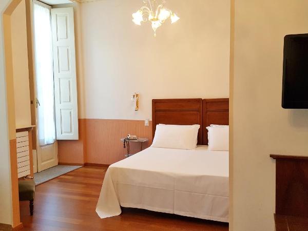 Hotel Roma e Rocca Cavour : photo 4 de la chambre chambre triple