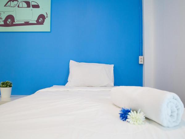 Varinda Hostel : photo 4 de la chambre chambre lits jumeaux avec salle de bains