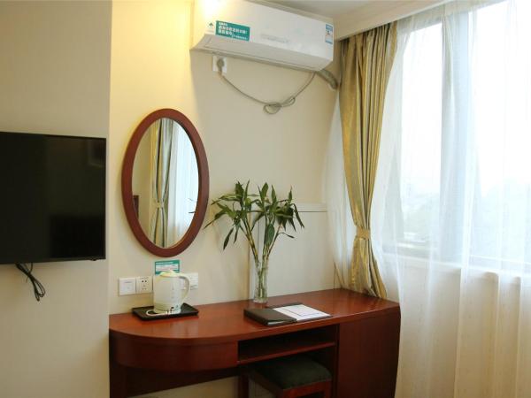GreenTree Inn Suzhou Industrial Park Shengpu Town Xinsheng Road Express Hotel : photo 3 de la chambre chambre lit queen-size